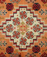 Régi, dél-amerikai motívumokkal gazdagon díszített gépi készítésű szőnyeg, 192×114 cm