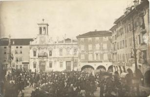 Udine, Market place at the main square photo (fl)