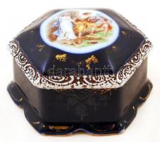 Royal Vienna (Alt Wien) hatszögletű porcelán bonbonier, csorbákkal, jelzett, m: 6 cm, d: 12 cm