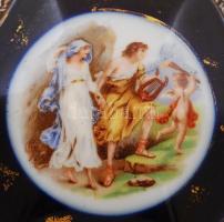 Royal Vienna (Alt Wien) hatszögletű porcelán bonbonier, csorbákkal, jelzett, m: 6 cm, d: 12 cm