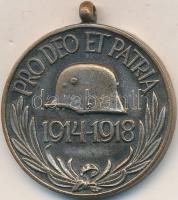 1929. "Magyar Háborús Emlékérem kardokkal, sisakkal" ezüstözött bronz kitüntetés, peremen ...