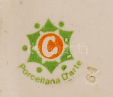 Izzadó férfi, Porcellana d'arte bisquit porcelán figura, kézzel festett, jelzett, apró kopásnyo...