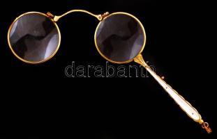 Régi lornyon kagylóhéj berakásos nyéllel, üvege karcos, kis tokkal