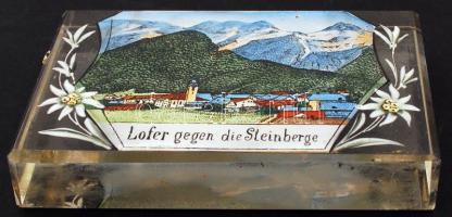 Üvegből készült levélnehezék, rajta az ausztriai Lofer városának litográfiájával