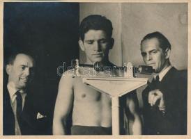 Bokszolók, 2 db fotó, az egyiken Torma László, jelzetlen fotó, 13x18 cm