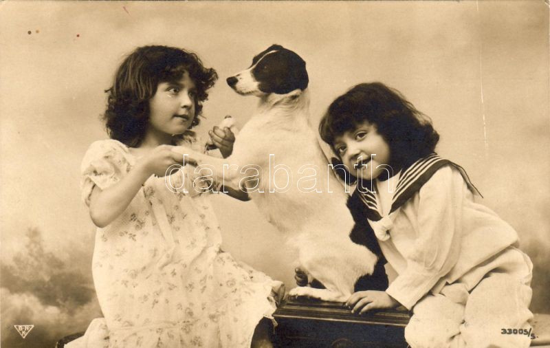 Girl with dog, Kislányok kutyával