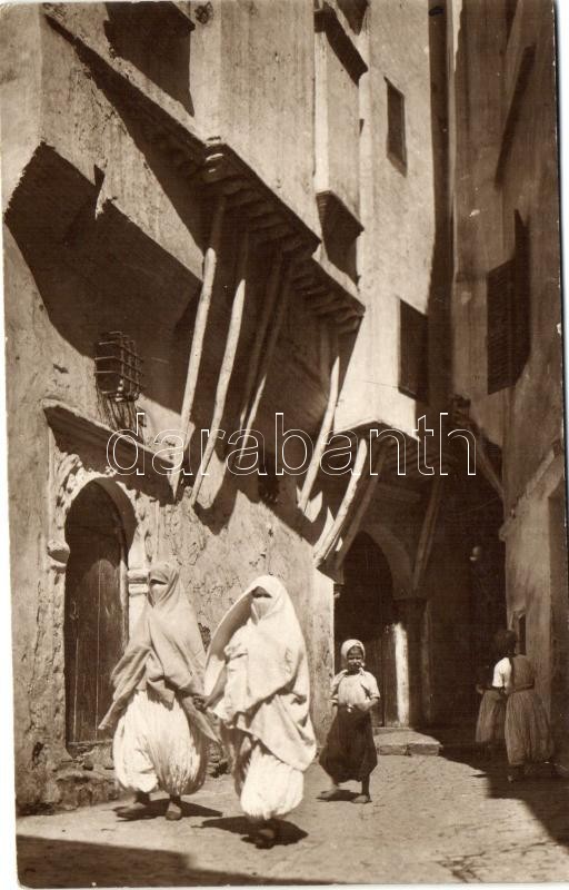 Algiers, Alger; Rue Arabe / Arabian street, folklore