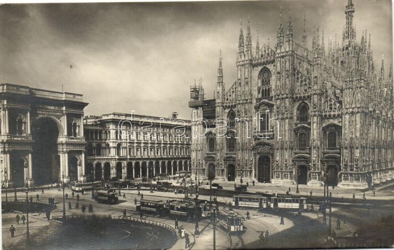 Milan, Milano; Piazza Duomo