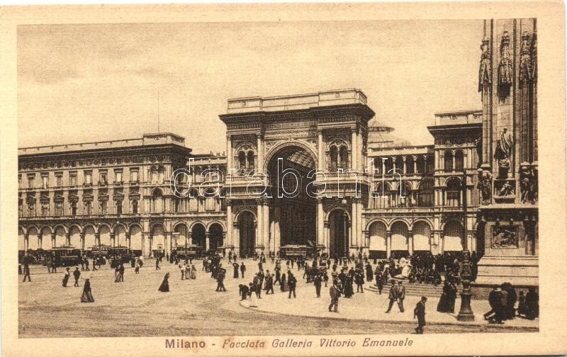 Milan, Milano; Facciata Galleria Vittorio Emanuele / tunnel