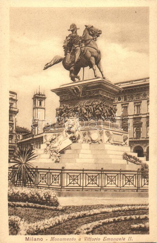 Milan, Milano; Monumento a Vittorio Emanuele II / statue