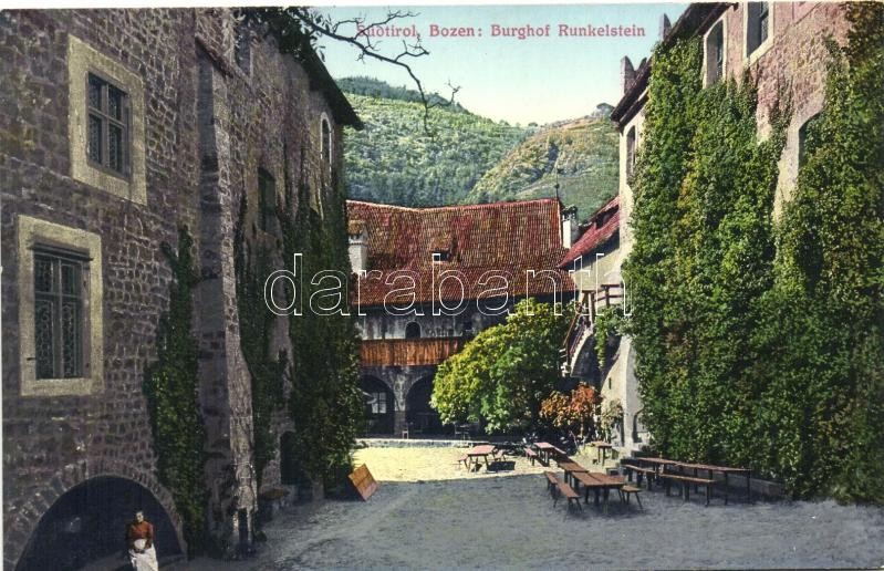 Bolzano, Bozen; Runkelstein Schlosshof / castle courtyard