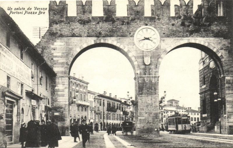 Verona, Portoni Piazza Bra / tram