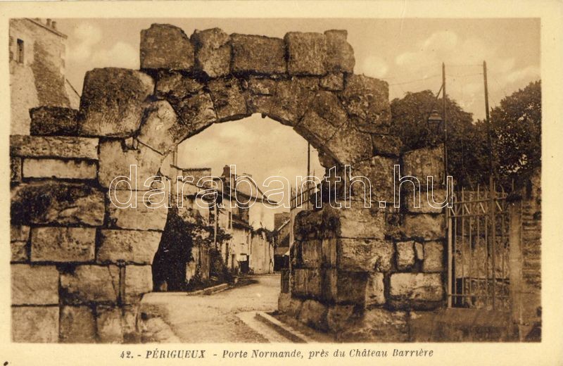 Perigueux, Porte Normande, Chateau Barriere / port, castle