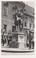 Budapest statue of András Hadik (gluemark), Budapest I. Hadik András szobra (ragasztónyom)