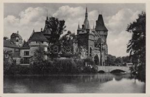 Budapest XIV. City Park, Vajdahunyad Castle Budapest XIV. Városliget, Vajdahunyad vára