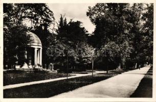 Keszthely, park, Helikoni emlékmű