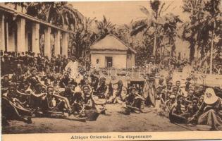 Afrique Orientale, un dispensaire / African folklore, dispensary; Aidez les Missions des Peres du St. Esprit, Afrikai folklór, beteggondozó