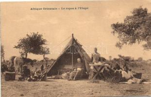 Afrikai folklór, Afrique Orientale, Le repos a l'Etape / African folklore; Aidez les Missions des Peres du St. Esprit
