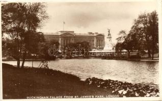 London, Buckingham palace from St. James Park