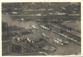 Hamburg, Hafen / port, steamships, aerial view