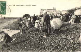 Le Tréport, Sur les galets / beach