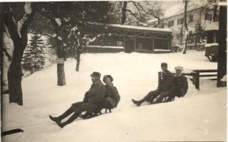 1923 Fischbachau, sledding couples, photo