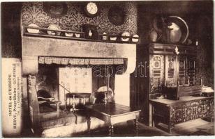 Quimperlé, Hotel de L'Europe Herve / hotel interior, lit-clos breton, fireplace