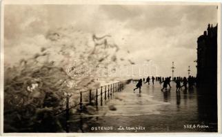 Ostend, La tempete / ice skaters, photo