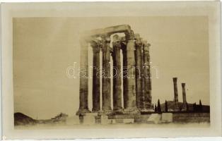 Athens, temple of Jupiter, photo