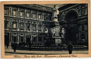 Milano, Piazza della Scala, Monumento a Lonardo da Vinci / square, monument