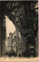 Soissons, Cathedral interior, the nave, from a postcard booklet, World War I., Soissons, a Katedrális belseje, főhajó, képeslapfüzetből, I. világháború