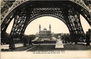 Paris, the Trocadero seen from under the Eiffel Tower, from postcard booklet, Párizs, a Trocadero az Eiffel-torony alól nézve, képeslapfüzetből