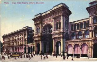 Milano, Milan; Arco della Galleria Vittorio Emanuele / arch, tram, square